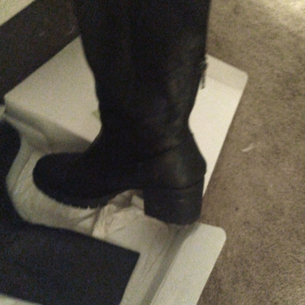 Yellow box size 9 boots NWT!